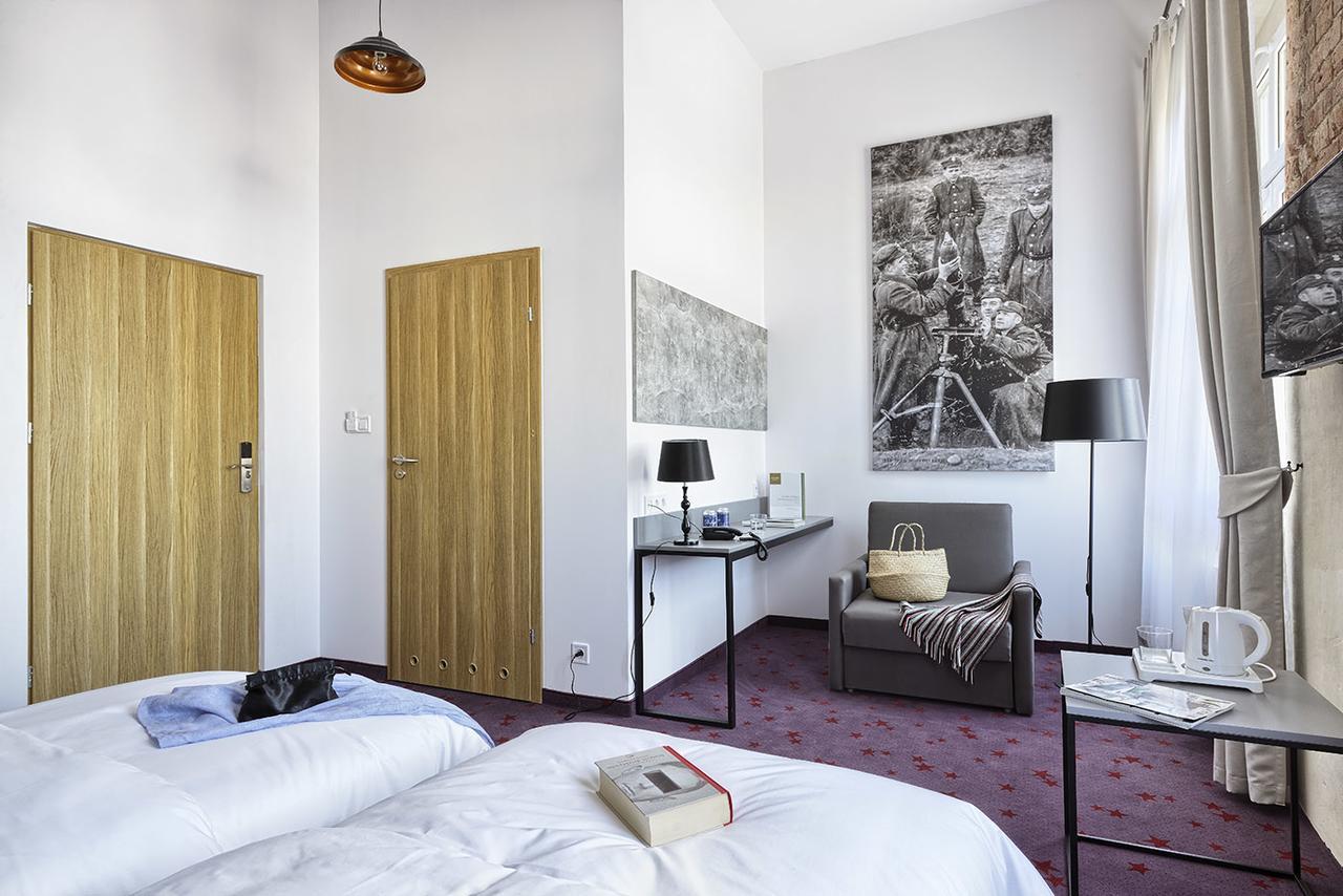 Koszary Arche Hotel Góra Kalwaria エクステリア 写真