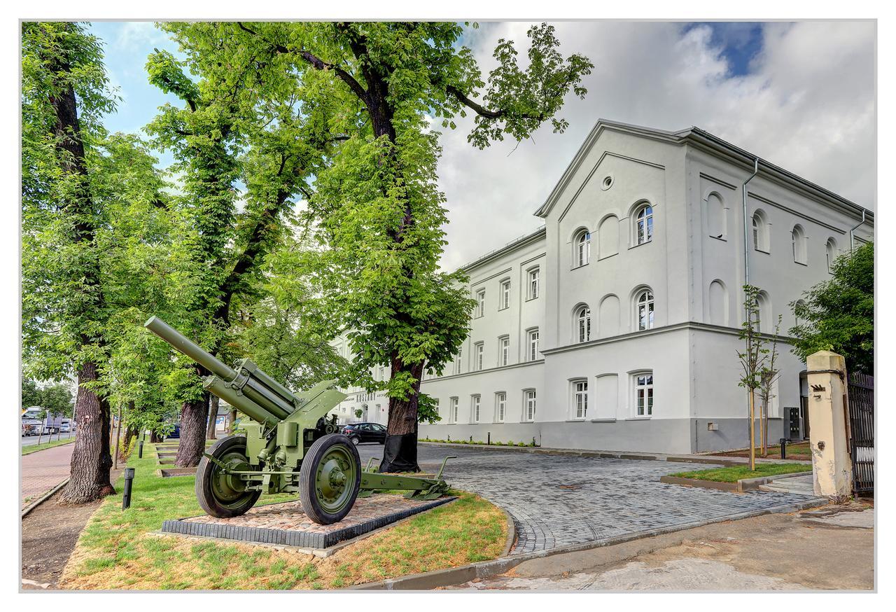 Koszary Arche Hotel Góra Kalwaria エクステリア 写真