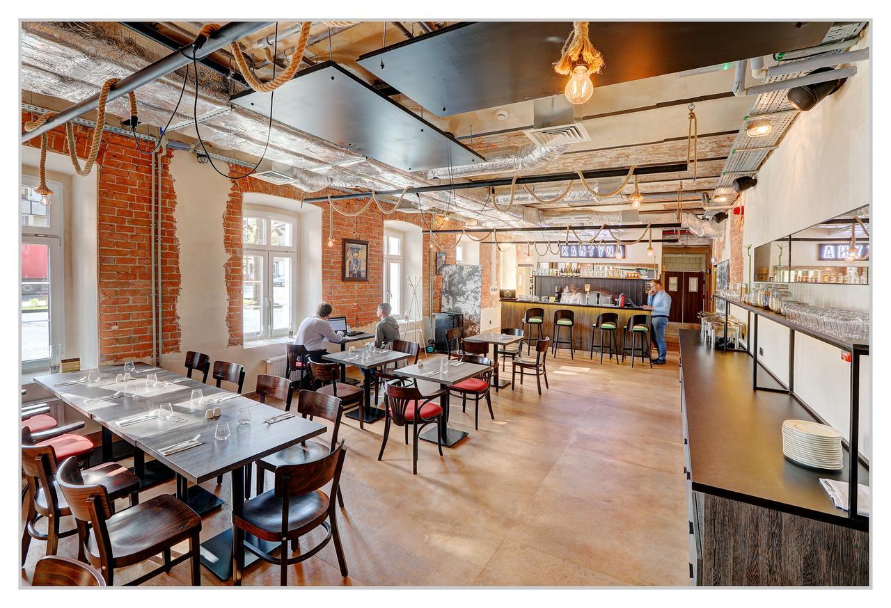 Koszary Arche Hotel Góra Kalwaria エクステリア 写真