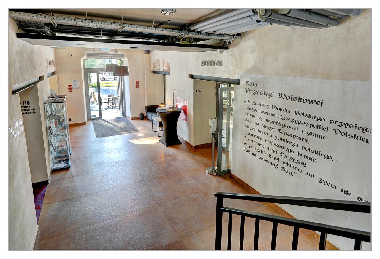 Koszary Arche Hotel Góra Kalwaria エクステリア 写真
