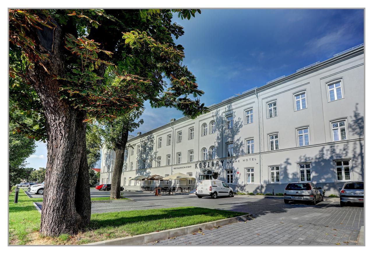 Koszary Arche Hotel Góra Kalwaria エクステリア 写真